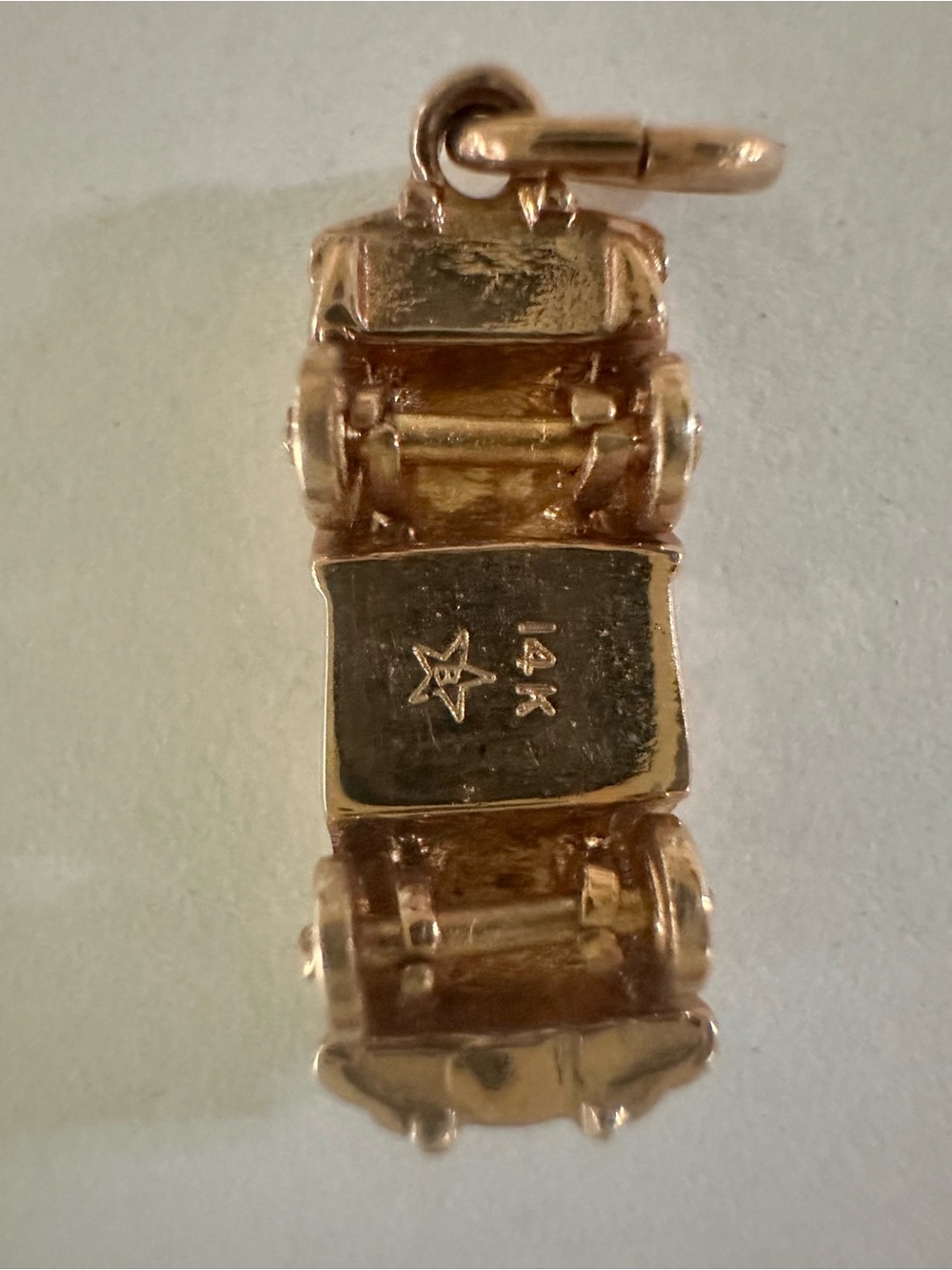 Vintage 14 karat antique car charm - Picture 4 of 4